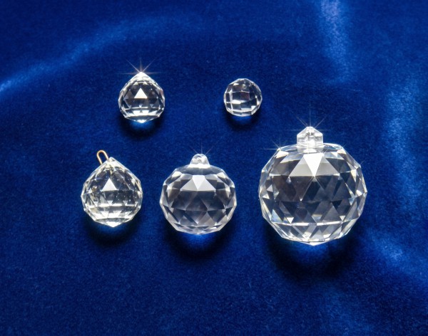 Facetted finial ball