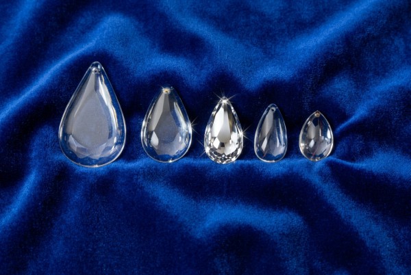 Smooth / Uncut Pear Drops (Smooth Pendeloques)