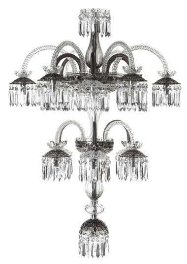 Renversant 18 light chandelier